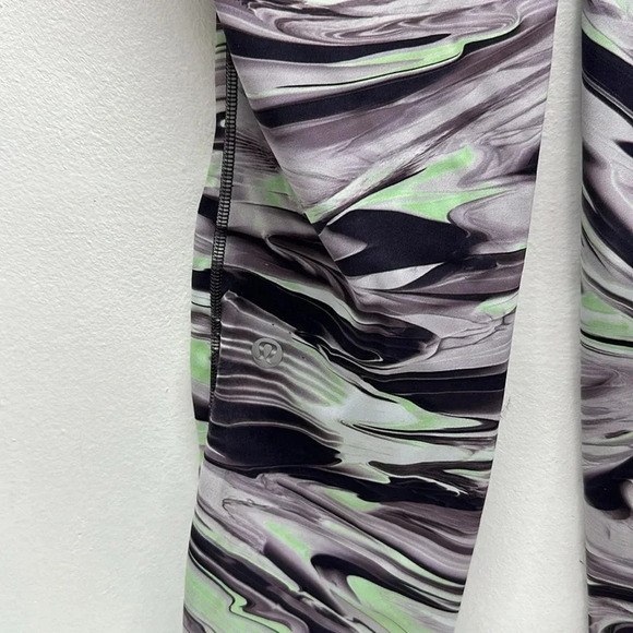 Lululemon Base Pace High Rise Tight Leggings Pants 25" Green Striped Size 6 - Picture 7 of 11